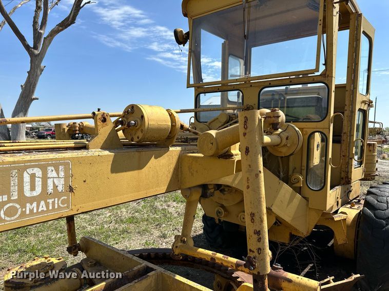 image for item DR5225 1969 Galion T500A  rigid frame motor grader