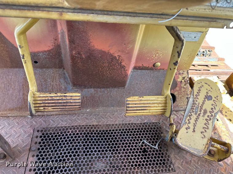 image for item DR5227 1978 Caterpillar D6D  dozer