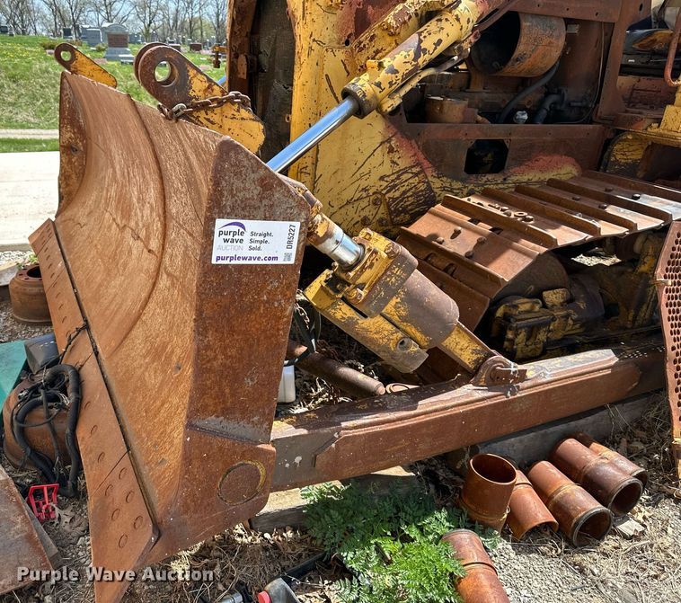 image for item DR5227 1978 Caterpillar D6D  dozer