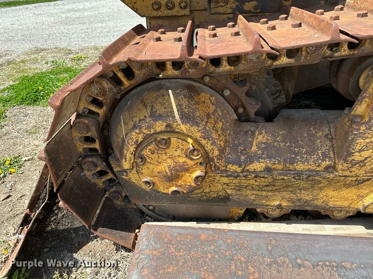 image for item DR5227 1978 Caterpillar D6D  dozer