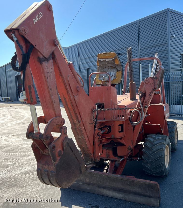 image for item DR5563 1993 Ditch Witch 5110  trencher