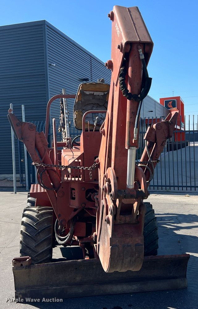 image for item DR5563 1993 Ditch Witch 5110  trencher