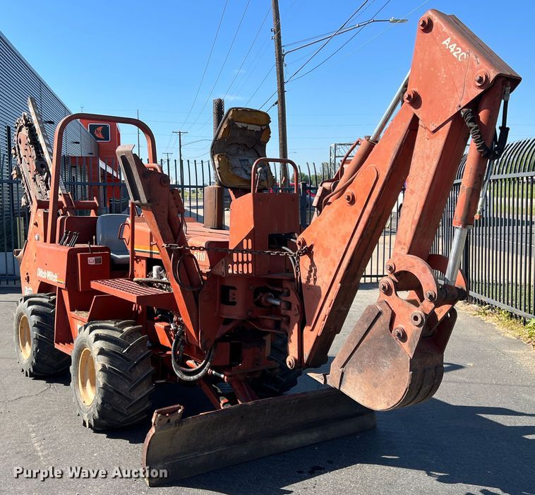 image for item DR5563 1993 Ditch Witch 5110  trencher