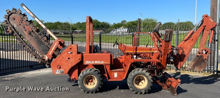 image for item DR5563 1993 Ditch Witch 5110  trencher