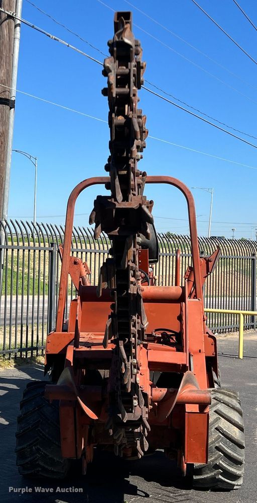 image for item DR5563 1993 Ditch Witch 5110  trencher