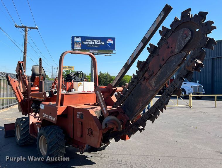 image for item DR5563 1993 Ditch Witch 5110  trencher