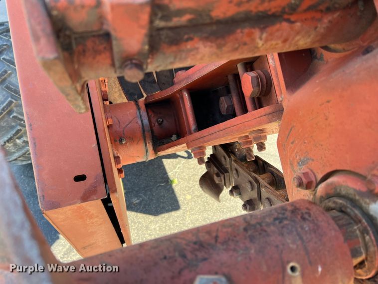 image for item DR5563 1993 Ditch Witch 5110  trencher