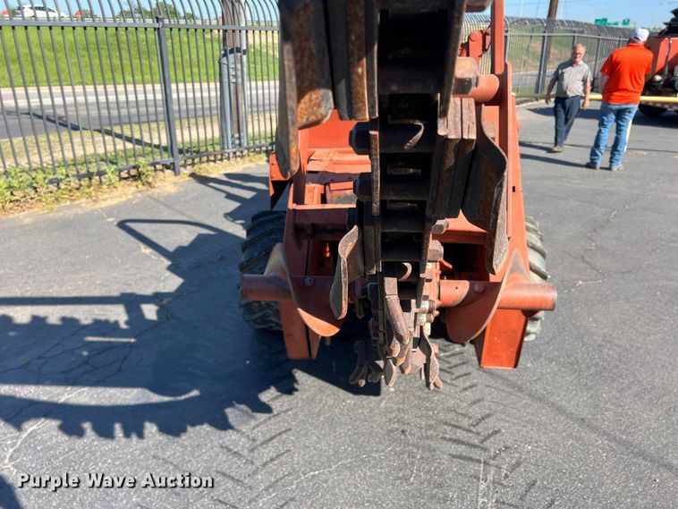 image for item DR5563 1993 Ditch Witch 5110  trencher
