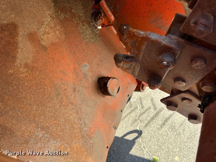 image for item DR5563 1993 Ditch Witch 5110  trencher