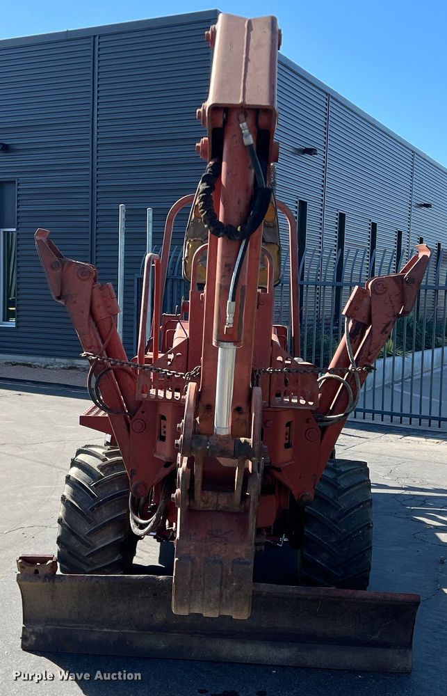 image for item DR5563 1993 Ditch Witch 5110  trencher