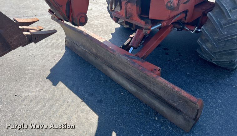 image for item DR5563 1993 Ditch Witch 5110  trencher