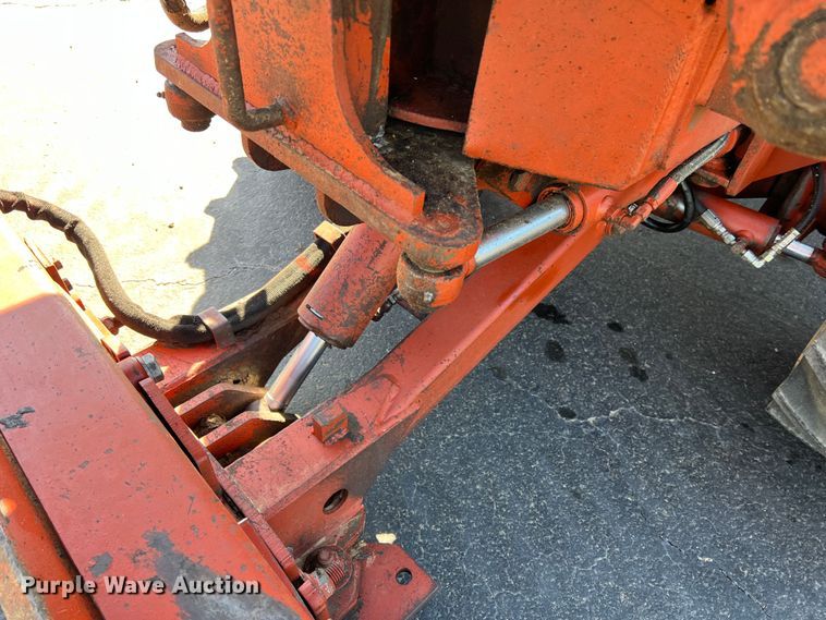 image for item DR5563 1993 Ditch Witch 5110  trencher