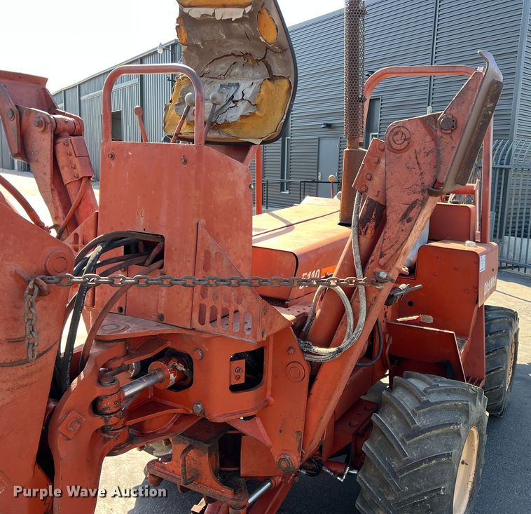 image for item DR5563 1993 Ditch Witch 5110  trencher