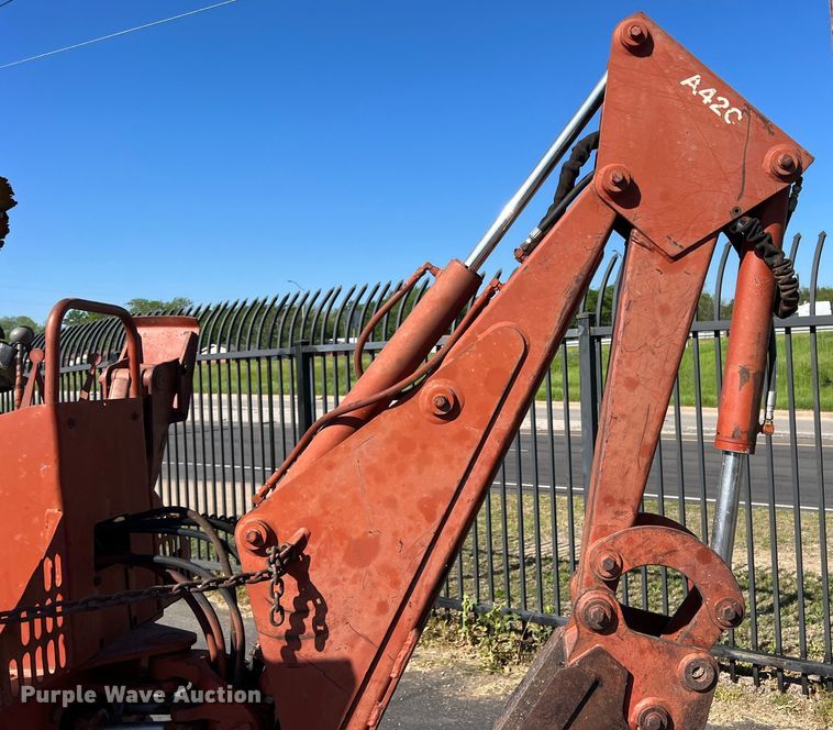 image for item DR5563 1993 Ditch Witch 5110  trencher
