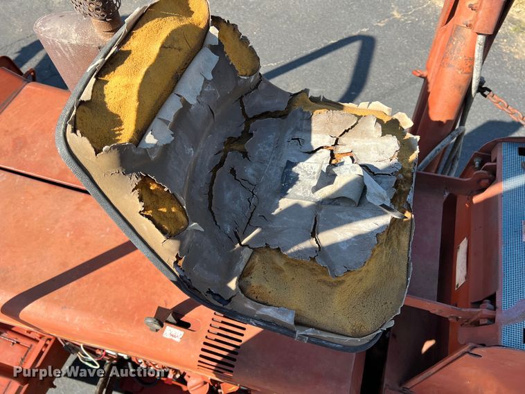 image for item DR5563 1993 Ditch Witch 5110  trencher