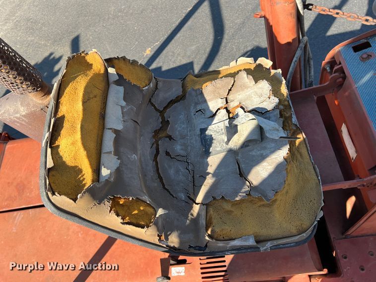image for item DR5563 1993 Ditch Witch 5110  trencher