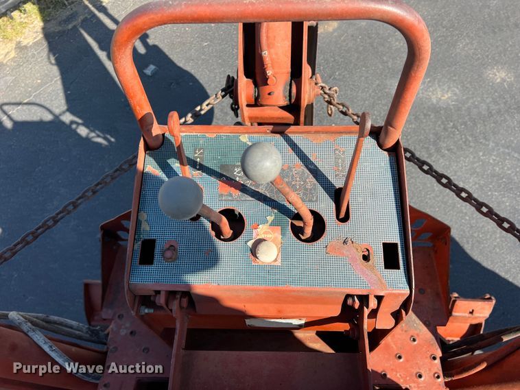 image for item DR5563 1993 Ditch Witch 5110  trencher