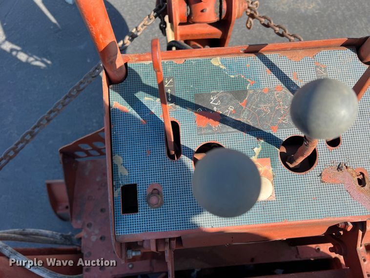 image for item DR5563 1993 Ditch Witch 5110  trencher