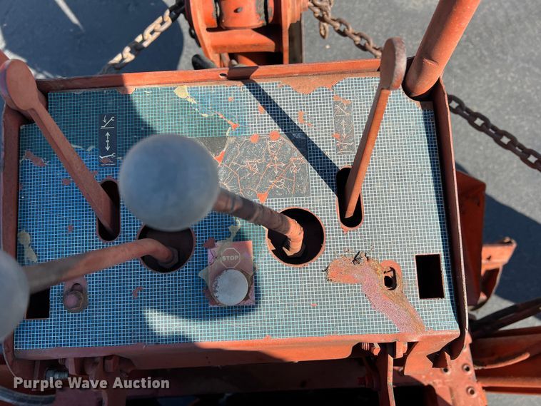 image for item DR5563 1993 Ditch Witch 5110  trencher