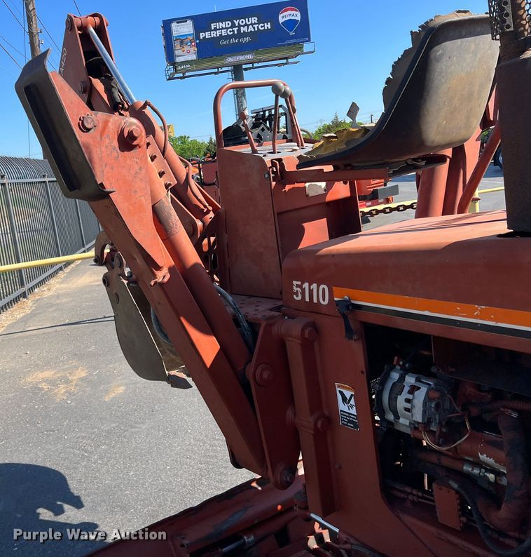 image for item DR5563 1993 Ditch Witch 5110  trencher