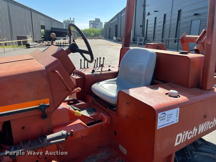 image for item DR5563 1993 Ditch Witch 5110  trencher