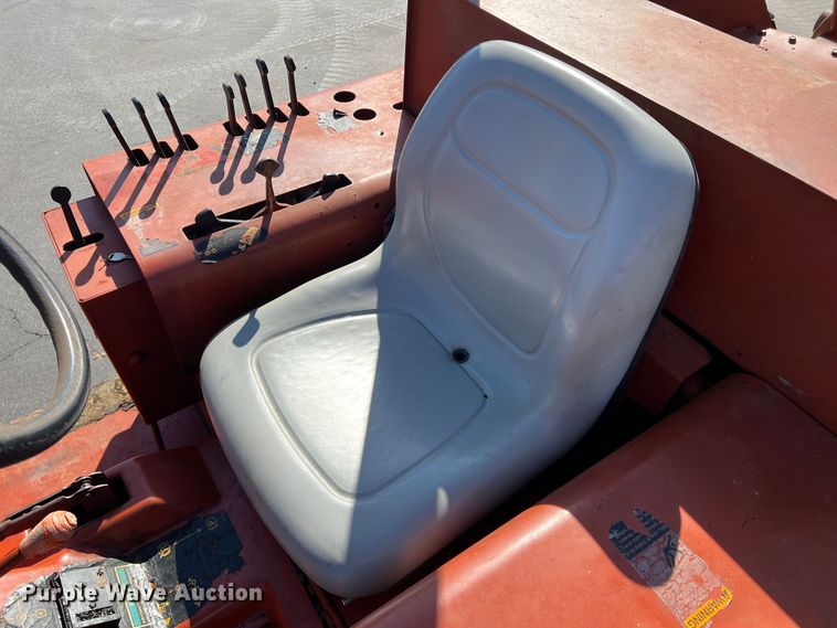 image for item DR5563 1993 Ditch Witch 5110  trencher