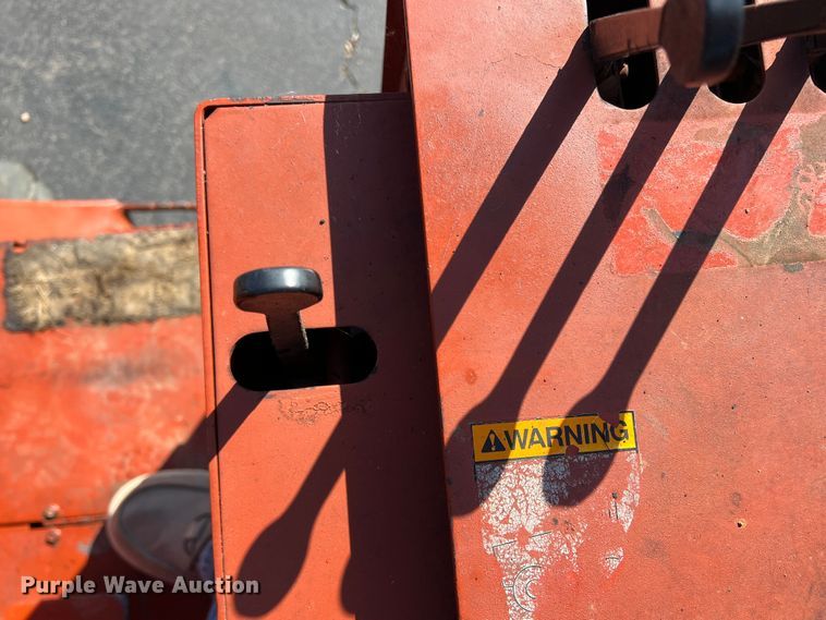 image for item DR5563 1993 Ditch Witch 5110  trencher