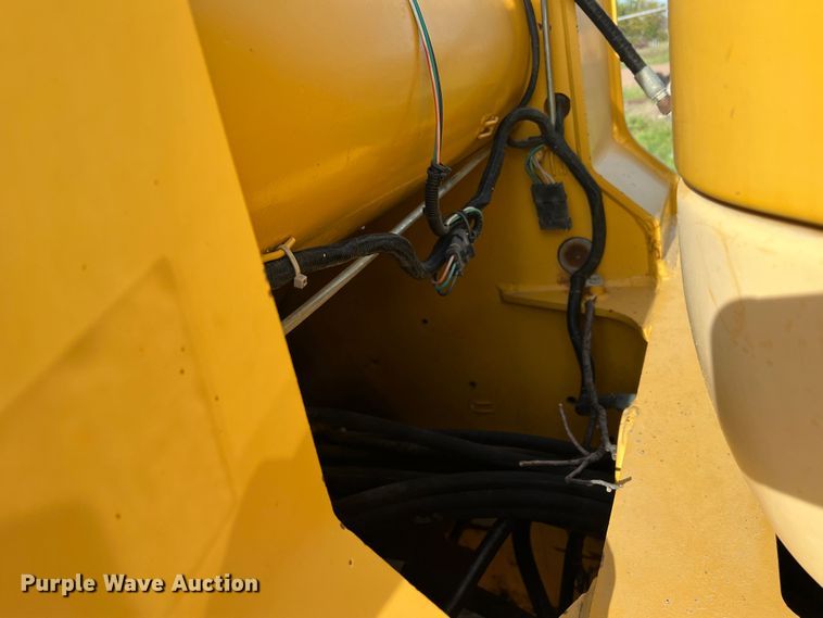 image for item DR5571 2001 John Deere 444H  high lift wheel loader