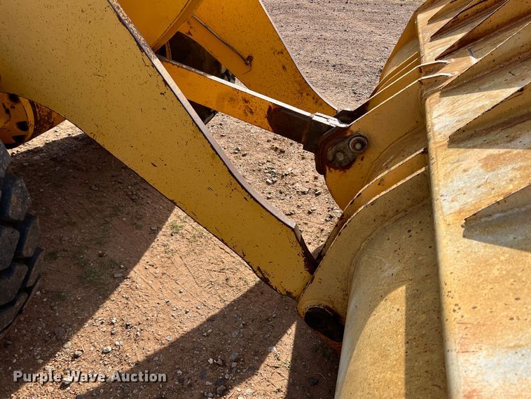 image for item DR5571 2001 John Deere 444H  high lift wheel loader