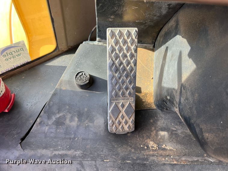 image for item DR5571 2001 John Deere 444H  high lift wheel loader