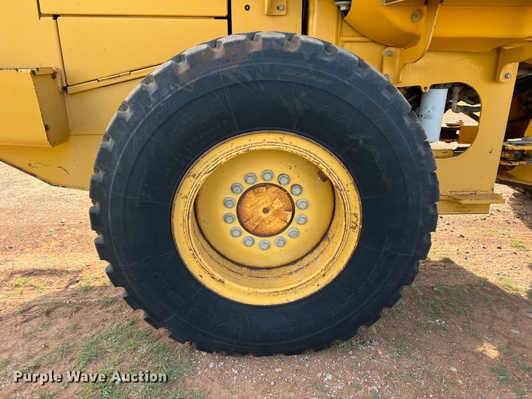 image for item DR5571 2001 John Deere 444H  high lift wheel loader