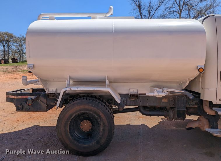 image for item DR6932 2005 Freightliner Business Class M2  water truck