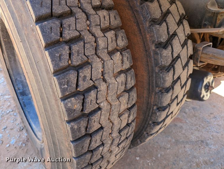 image for item DR6932 2005 Freightliner Business Class M2  water truck