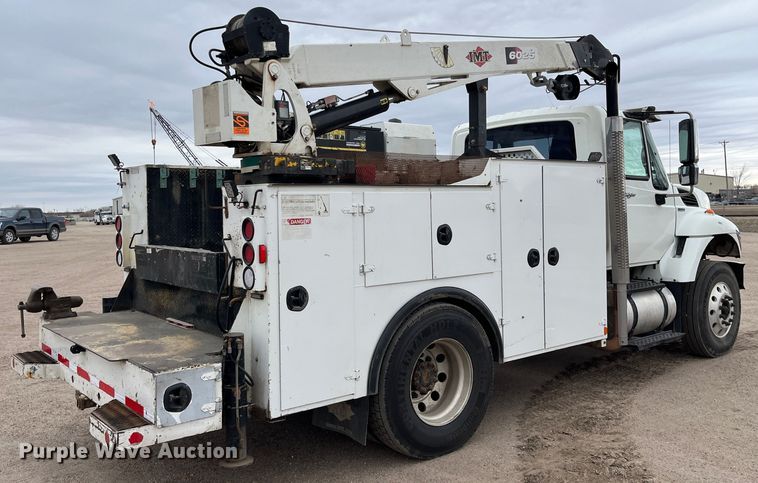 image for item DS1792 2009 International 7400  utility / service truck