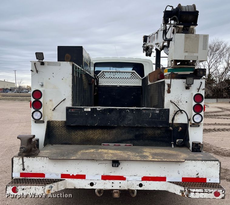 image for item DS1792 2009 International 7400  utility / service truck