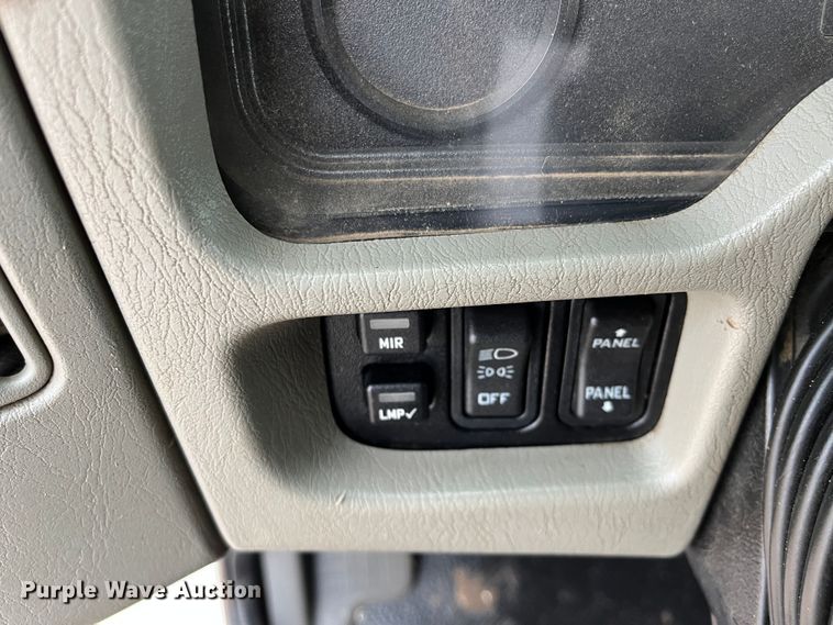 image for item DS1792 2009 International 7400  utility / service truck