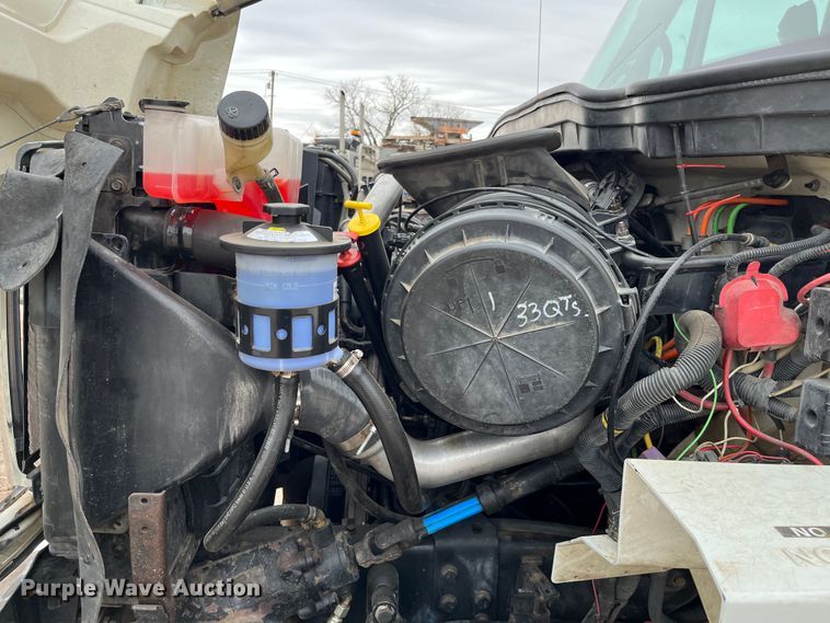 image for item DS1792 2009 International 7400  utility / service truck