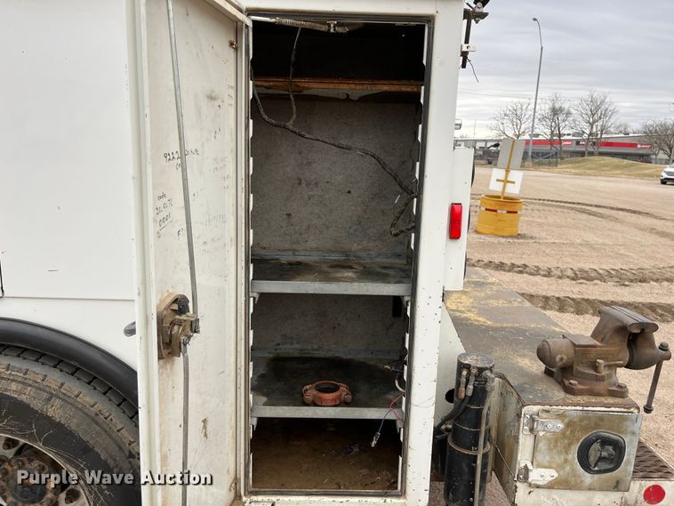 image for item DS1792 2009 International 7400  utility / service truck