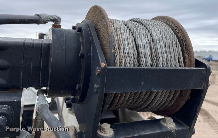 image for item DS1792 2009 International 7400  utility / service truck