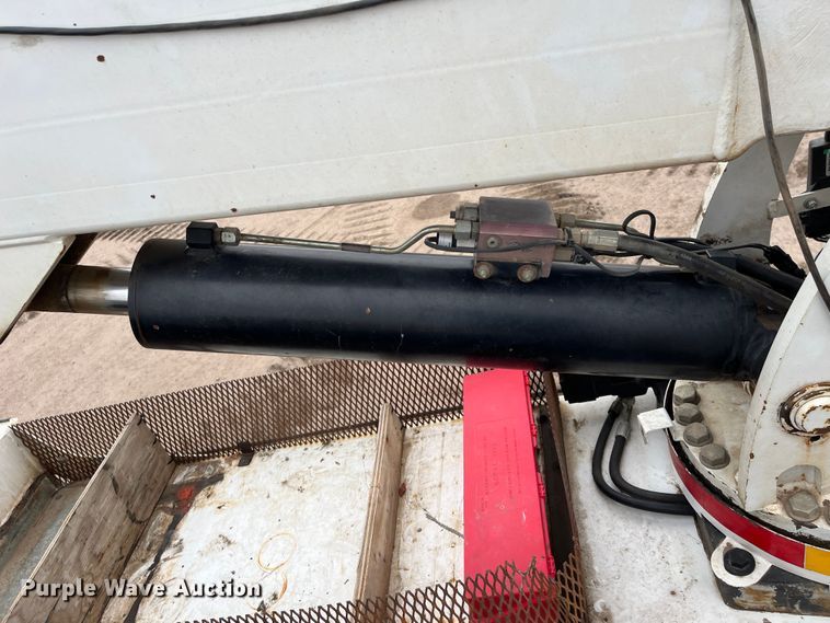 image for item DS1792 2009 International 7400  utility / service truck