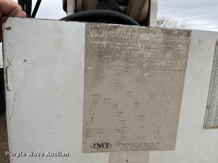 image for item DS1792 2009 International 7400  utility / service truck