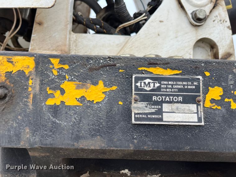 image for item DS1792 2009 International 7400  utility / service truck