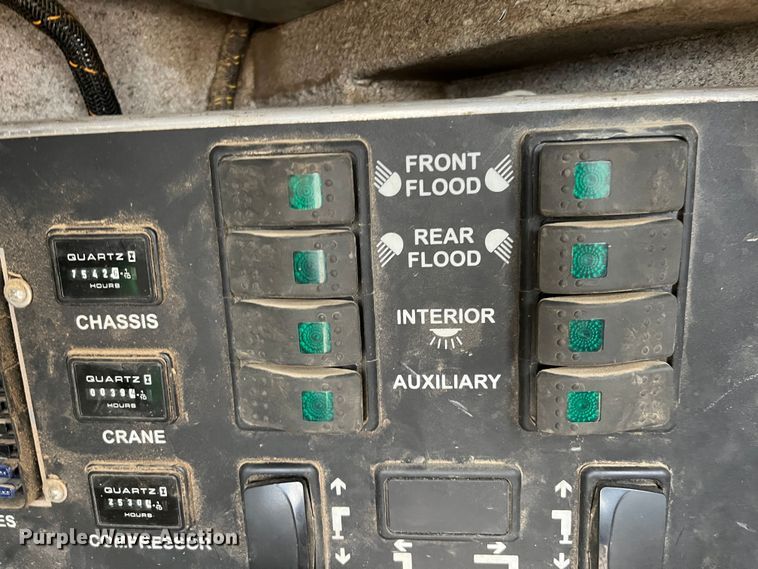 image for item DS1792 2009 International 7400  utility / service truck