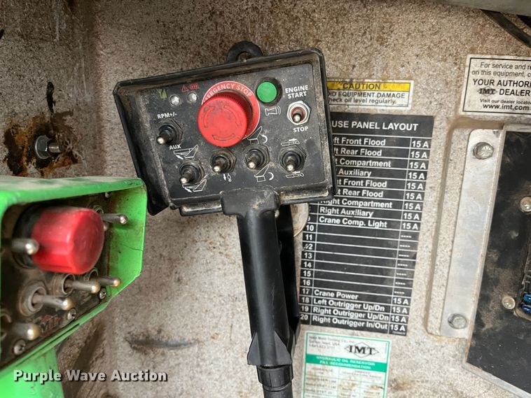 image for item DS1792 2009 International 7400  utility / service truck