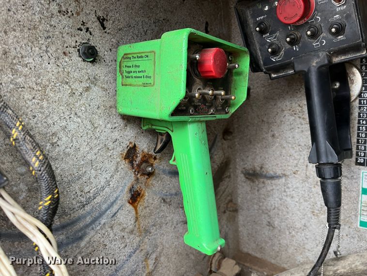 image for item DS1792 2009 International 7400  utility / service truck