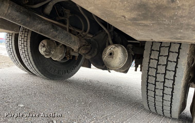 image for item DS1792 2009 International 7400  utility / service truck