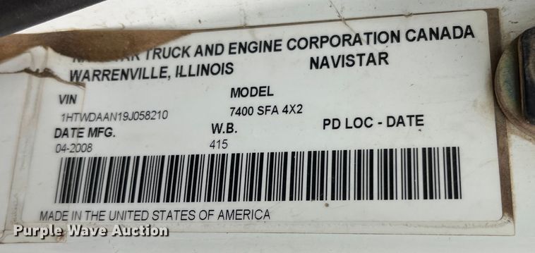 image for item DS1792 2009 International 7400  utility / service truck