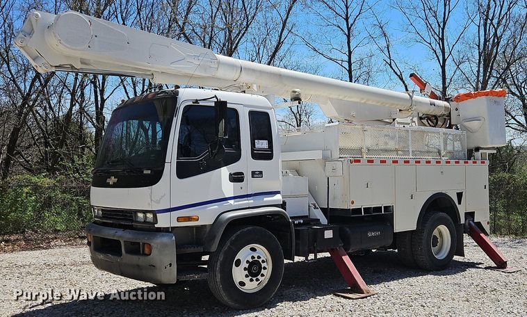 image for item DS6322 2000 Chevrolet T7500  bucket truck