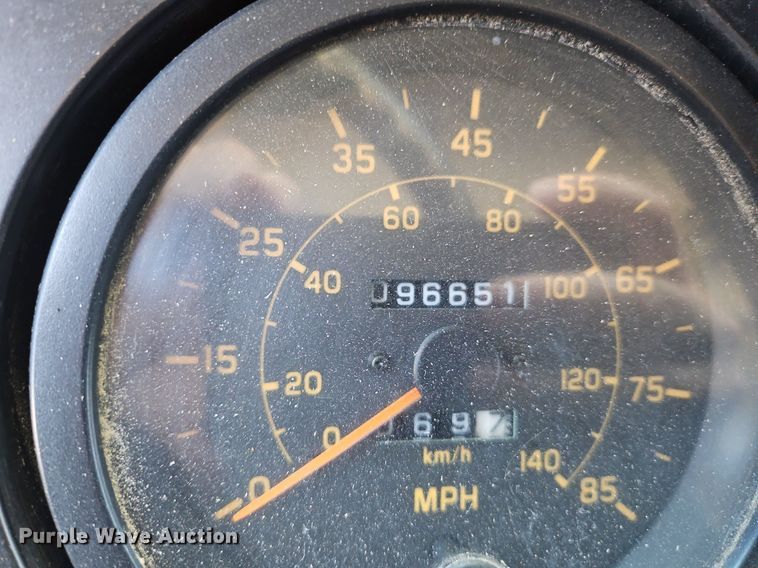 image for item DS6322 2000 Chevrolet T7500  bucket truck