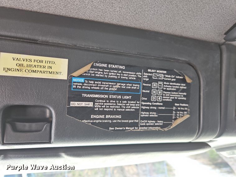 image for item DS6322 2000 Chevrolet T7500  bucket truck